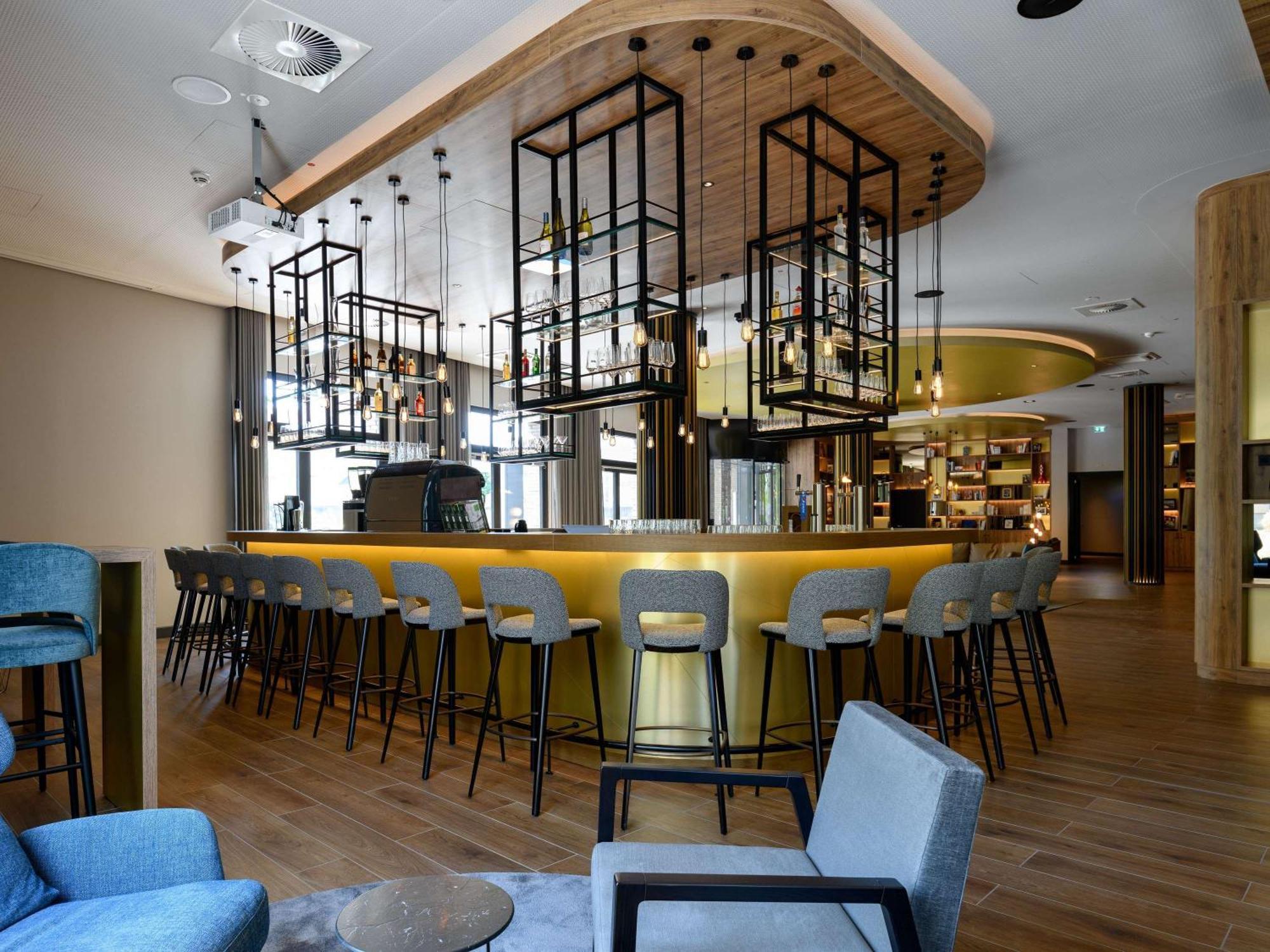 Novotel Regensburg Zentrum Экстерьер фото